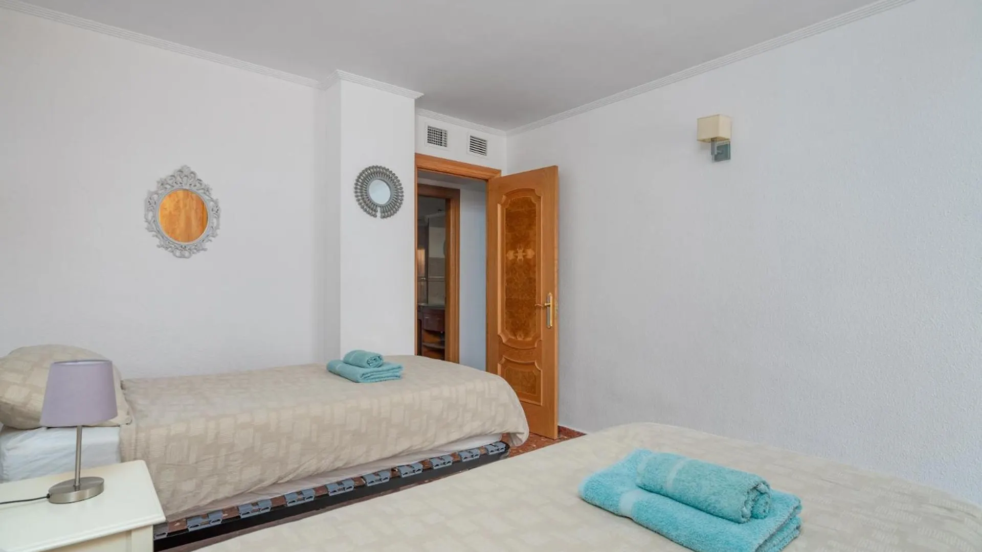 Apartment Beachfront, Two Bed- & Bathrooms, Private Parking Fuengirola