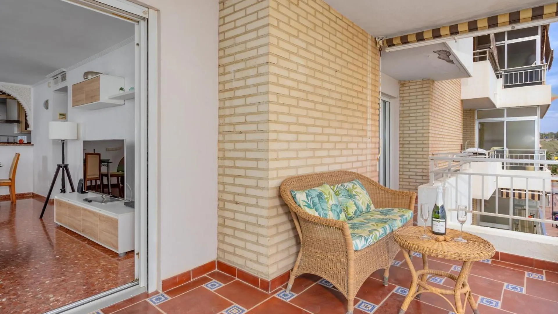 Apartment Beachfront, Two Bed- & Bathrooms, Private Parking Fuengirola Spain